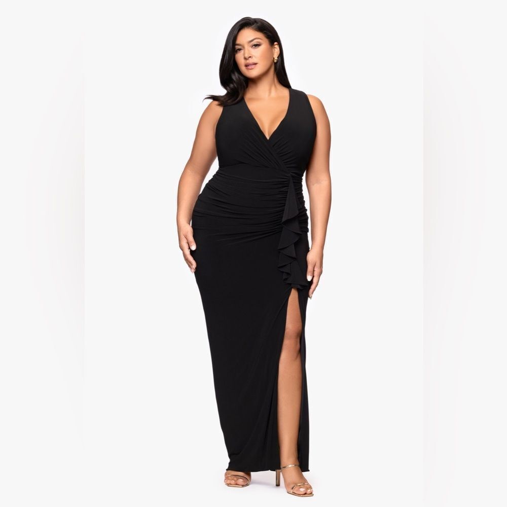 NWT Betsy & Adam Bobbi Plus Size Black  Ruffled V Neck Gown Dress Size 20W 20